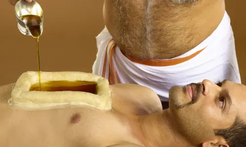 A chest therapy with warm medicated oil to support heart health, alleviate respiratory issues, and reduce stress, aiding in conditions like asthma, bronchitis, chest tightness, and emotional strain.